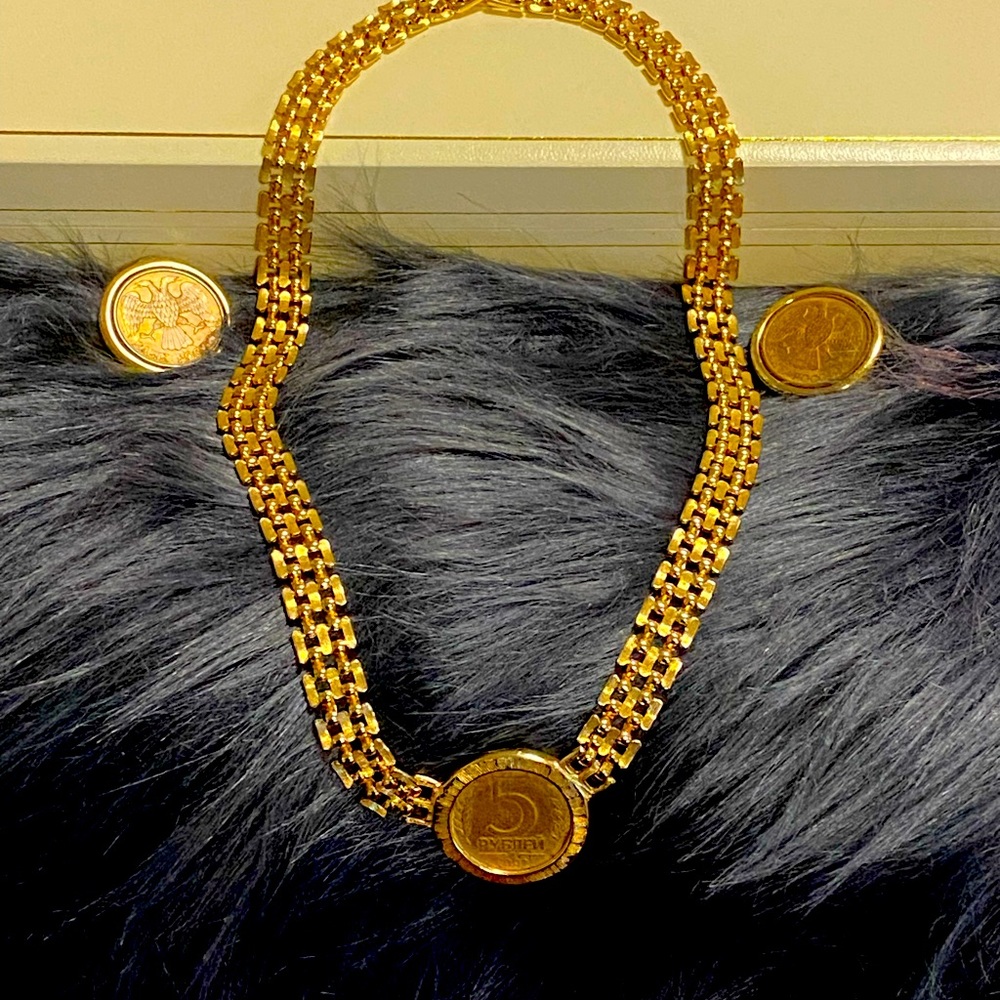 necklace,earrings